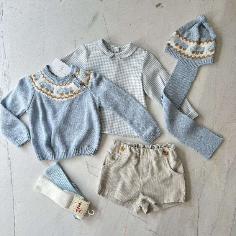 CONJUNTO DE SHORT CON CAMISA, SUETER, GORRO CAMIONES - Imagen 2