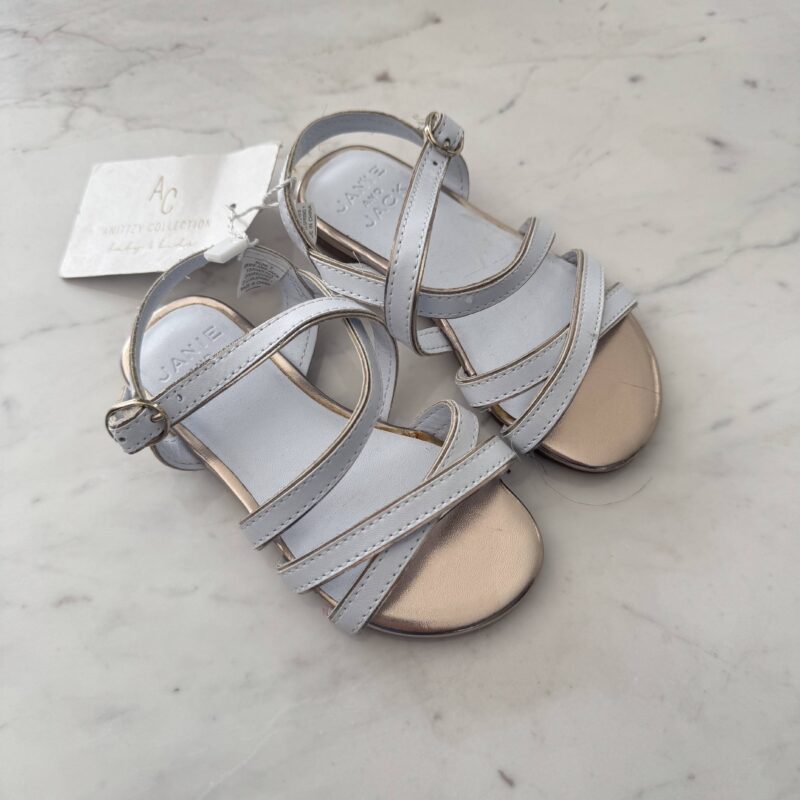 JJ SANDALIA BLANCA CON DORADO TIRAS NUM 7 US